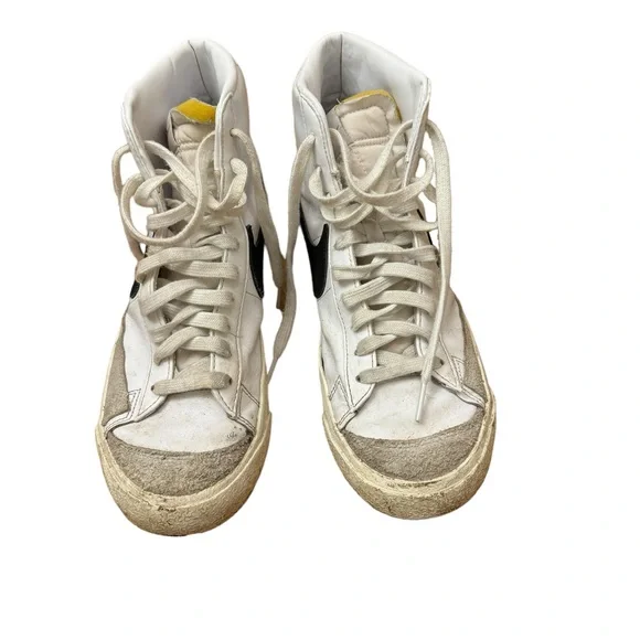 Nike Blazer Mid '77 Vintage Sneakers. Men’s size 9. Used. - Picture 3 of 7